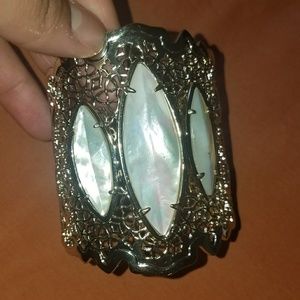 Mother pearl braclet